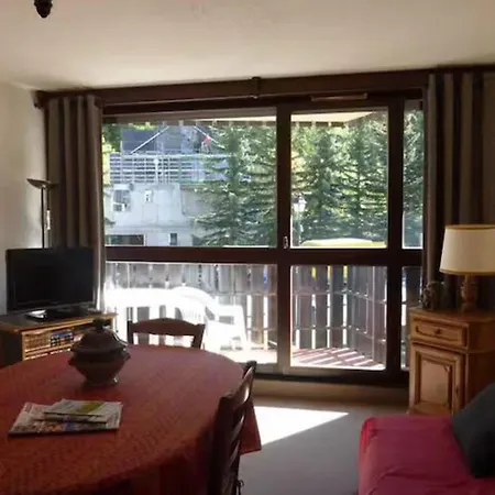 Pied Des Pistes Avec Balcon Appartement Enchastrayes