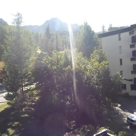 Pied Des Pistes Avec Balcon Appartement Enchastrayes