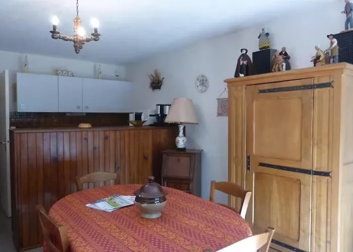 Ski-inski-out With Balcony Apartment Enchastrayes